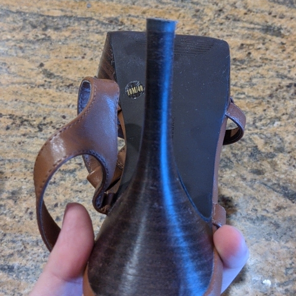 BCBG heels - Picture 8 of 8